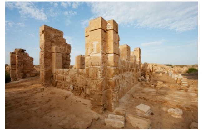 Abu-Mena qadimiy kompleksi, Misr. 2001 yildan buyon havf ostida. 