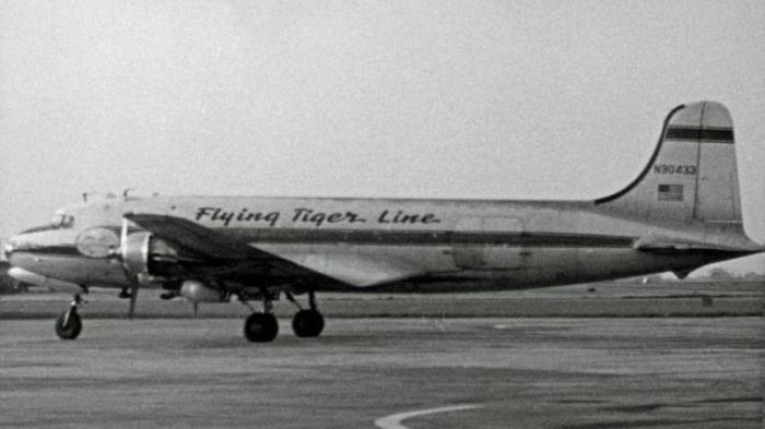 Tinch ummoni tepasida L-1049 avialaynerining yo’qolishi 