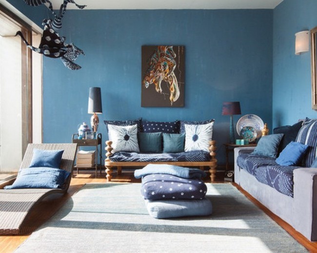 2. Moviy rangli devorlar