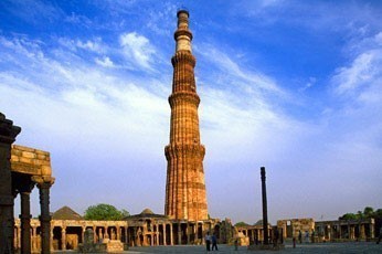 Dehlidagi ustun (Dehli, Hindiston)