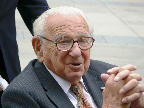 23. Nikolas Uinton (Nicholas Winton)
