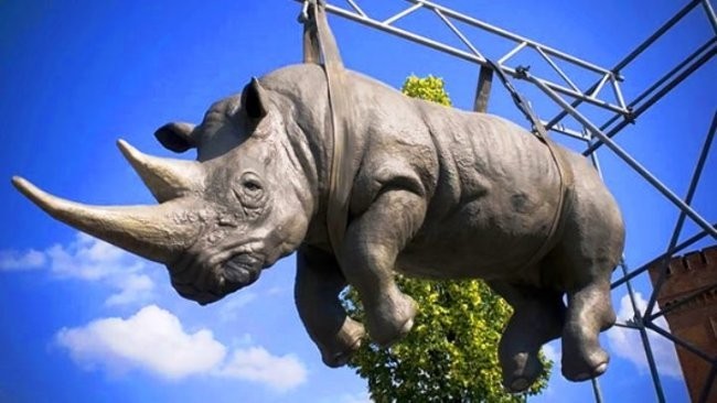 Karkidon haykali. Potsdam.