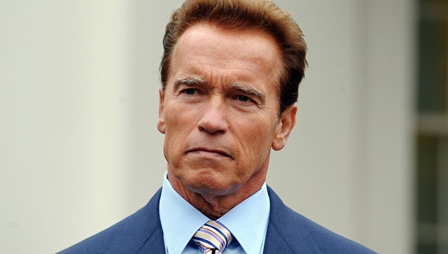 Arnold Shvartseneger, IQ = 135