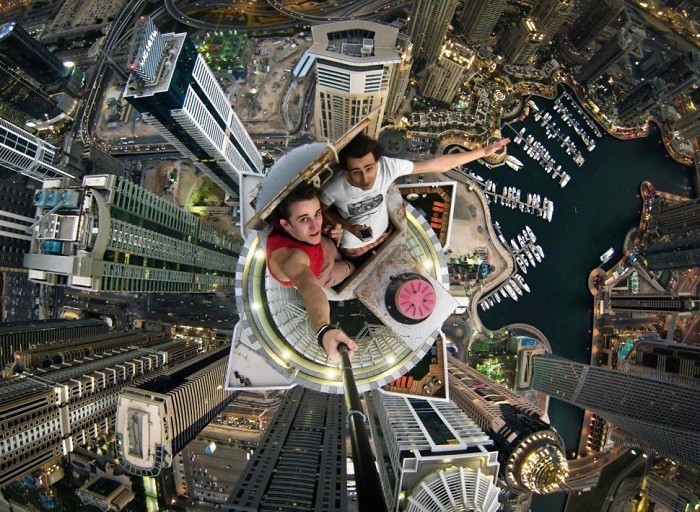 Dubay. Osmono‘par binosining tomidagi selfi.