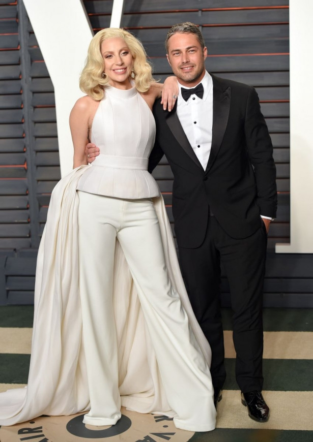 Teylor Kinni va Ledy Gaga. Birgalikda juda baxtli ko‘rinmoqdalar
