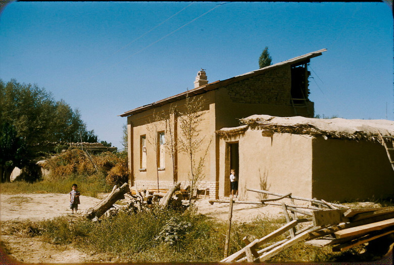 Toshkent viloyatidagi oddiy uylardan biri