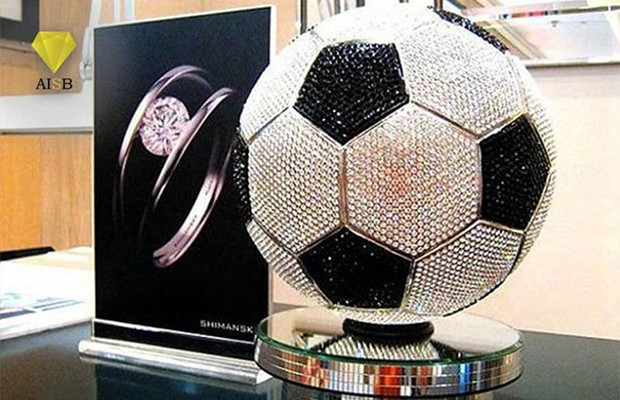 Shimanski futbol to‘pi - $2,59 mln