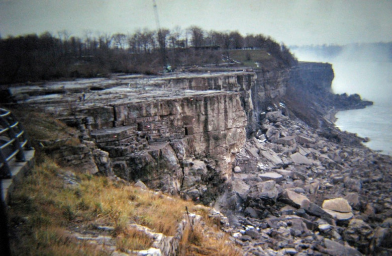 Niagara sharsharasi 1969 yilda tuproq eroziyasi hodisasini tadqiq qilish uchun “o‘chirib qo‘yilgan”.