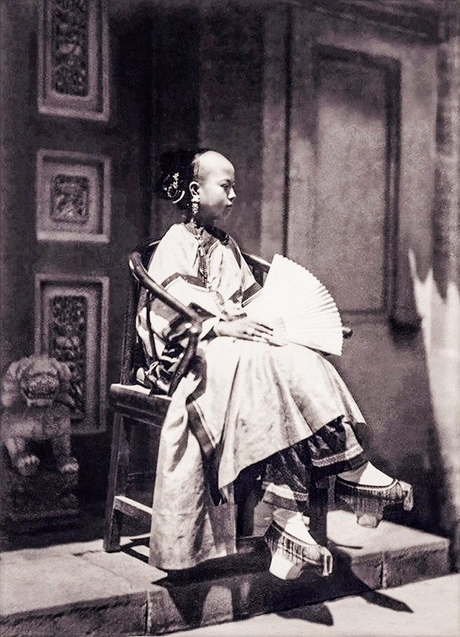Manjuriyalik yosh qiz, Pekin