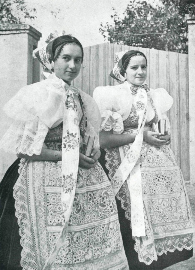 Chexiyalik qizlar