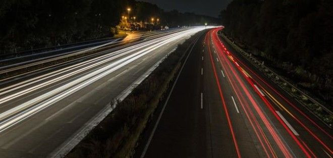 Germaniyada katta avtomobil yo’lda benzin tugab qolsa, jarimaga tortiladi