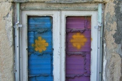 Ko'p narsalarni ko'rgan deraza va eshiklar