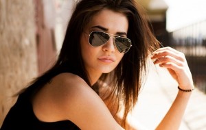 Quyoshdan himoyalovchi ko’zoynaklarni qanday tanlash kerak?