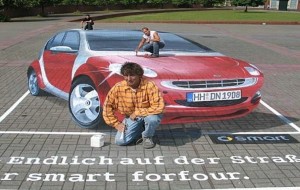 Qiziqarli fotosuratlar: Ko'cha asfaltlariga chizilgan quvnoq rasmlar