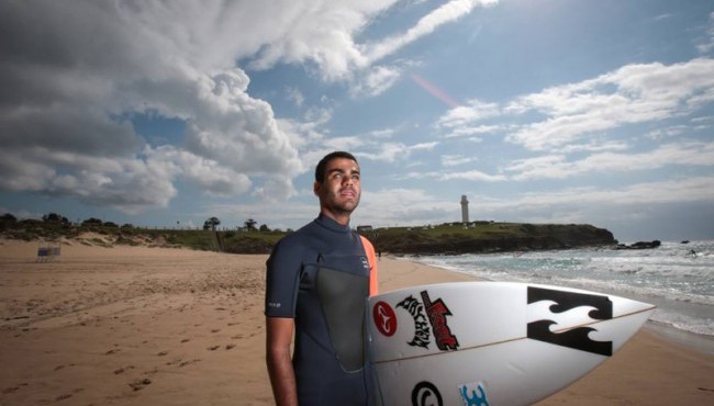 Qiziqarli olam: Ko’zi ojiz serfer dunyodagi eng havfli to’lqinni, “okeanni eshtib” zabt etdi