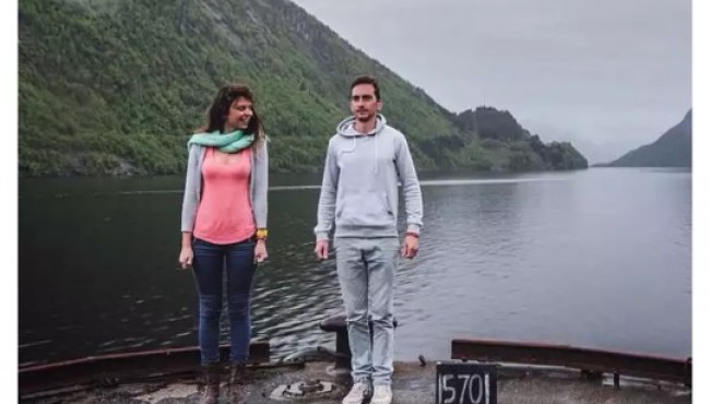 Qiziqarli ma'lumotlar: Bu juftlik ishini tashlab sayohatga yo'l oldi. Endilikda hojatxonalarni naqd pul uchun yuvmoqda