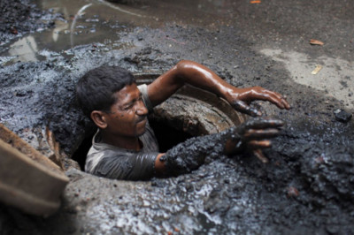 Og‘ir va dahshatli kasb: Hindistondagi kanalizatsiya g‘avvoslari haqida eshitganmisiz?