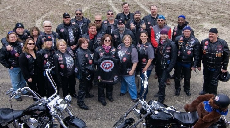 3.Bikers Againts Childs Abuse (BASA) nomi bilan tanilgan Los-Andjelesdagi baykerlar guruhi, zo’rlangan bolalarni himoya qilish bilan shug’ullanadi.