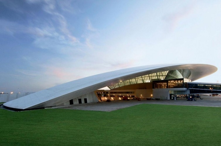Karrasko xalqaro aeroporti, Montevideo, Urugvay
