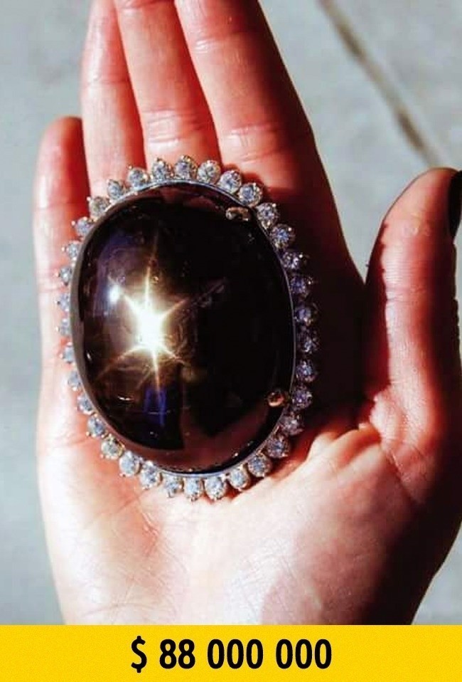 Black Star Queensland yoquti, 733 karat