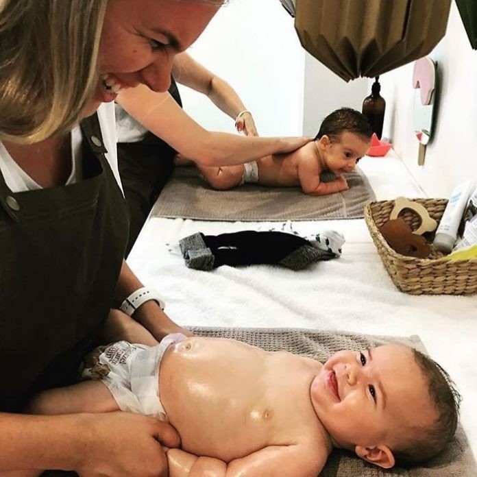 Vanna qabulidan so'ng bolalarga terini yumshatiradigan uzum danagining yog'i bilan yumshoq massaj qilishadi