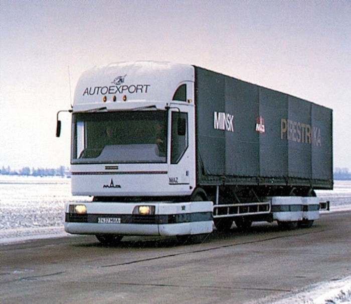 10. MAZ-2000