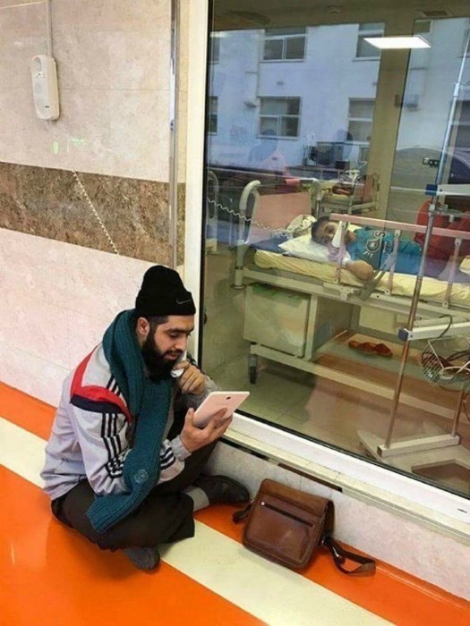 9. Xar kuni o'qituvchi saraton kasalligiga chalingan o'quvchisining oldiga boshqa bolalardan qolib ketmasligi uchun dars o'tgani keladi