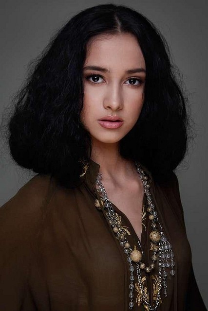 13-o’rin: Farida – model