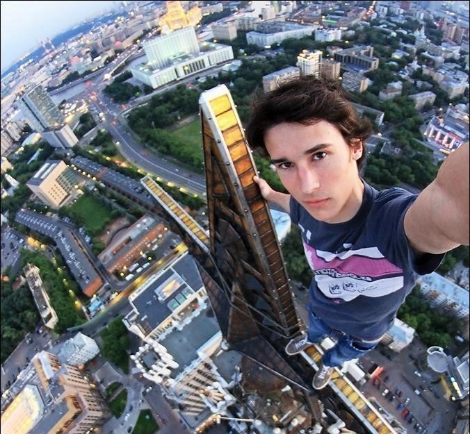 3. Rus fotosur'atchisi Kirill Oreshkin Instagramdagi va Facebookdagi sahifasini ekstremal fotosur'atlari bilan to'ldirmoqda