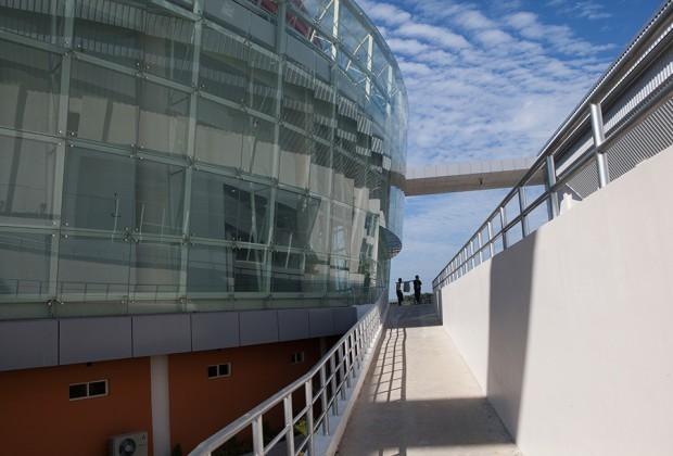 Mahalliy sport kompleksi ichida 30 000 o’rinli ochiq stadion, yopiq stadion va mashq maydonlari bor