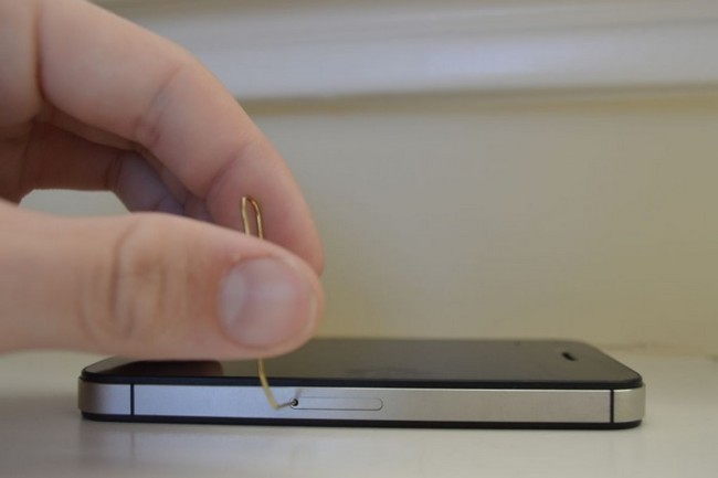 4-chi qadam: sim-kartani olib tashlang