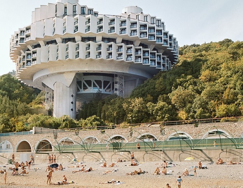 Yalta. «Do'stlik» sanatoriyasi