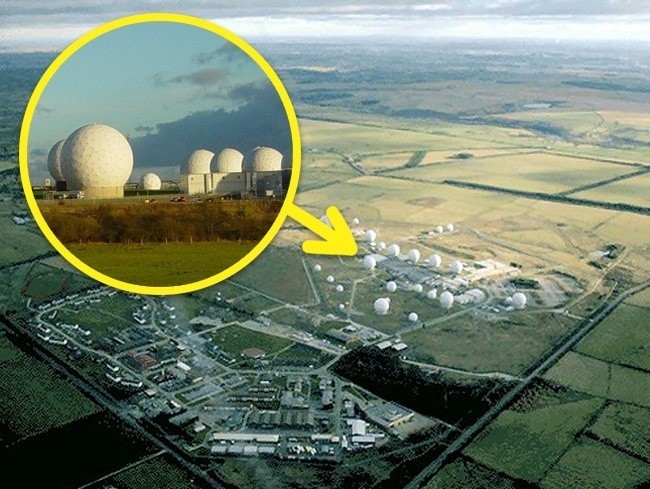 BBC bazasi Menvit-Hill, Yorkshir, Buyuk Britaniya