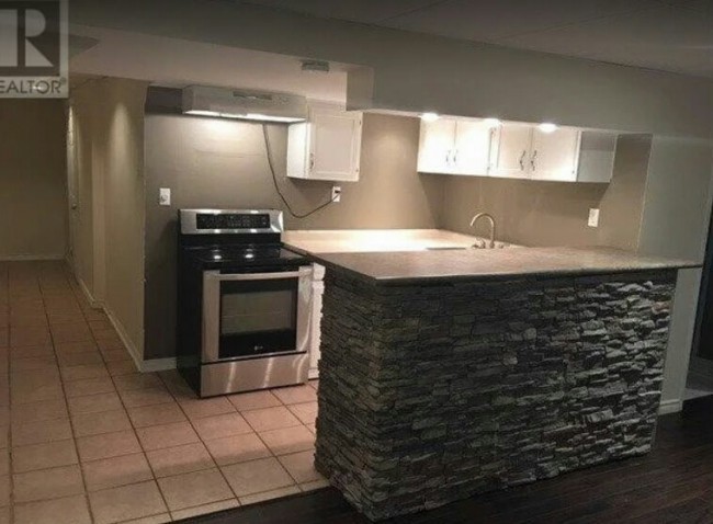 Katta Toronto, Kanada - 955 dollar. 