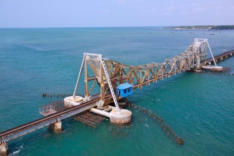 Pamban temir yo’li ko’prigi, Hindiston.