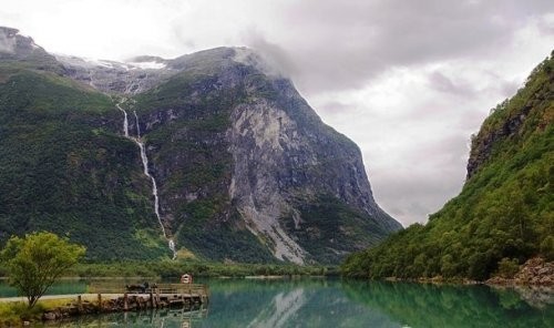 12. Ramnefellsfossen, Norvegiya - 818 m