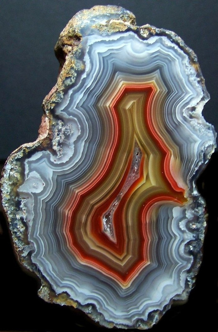 Agat kesilgan holatda