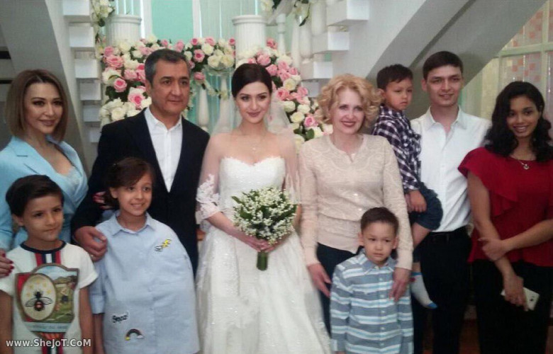 Prodyuser Ravshan Yo'ldoshev qanchadan-qancha yulduzlarni yetishtirishga hissa qo'shdi. Uning san'atga bo'lgan qiziqishi qizi Lolaga ham o'tgan