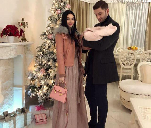 O'z yurtlarida ularni barcha moda yulduzi deya hisoblaydi.