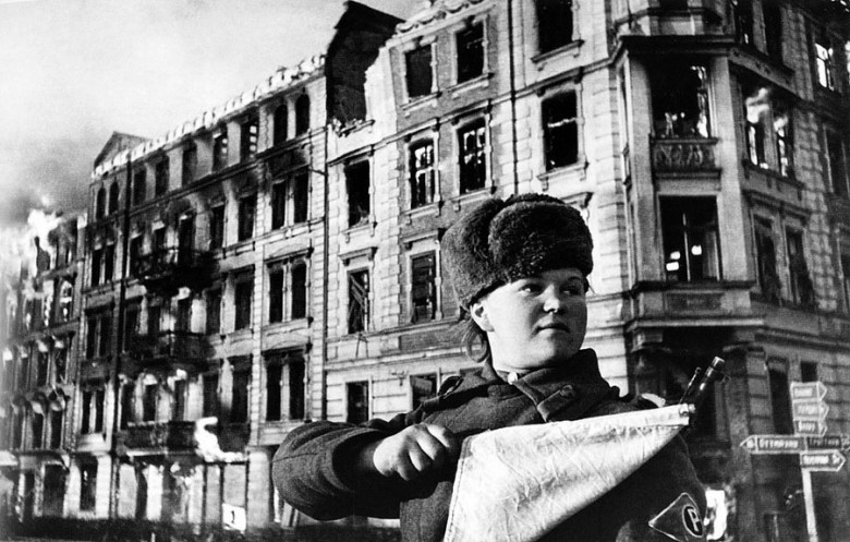Berlin tomon! 1945 yil
