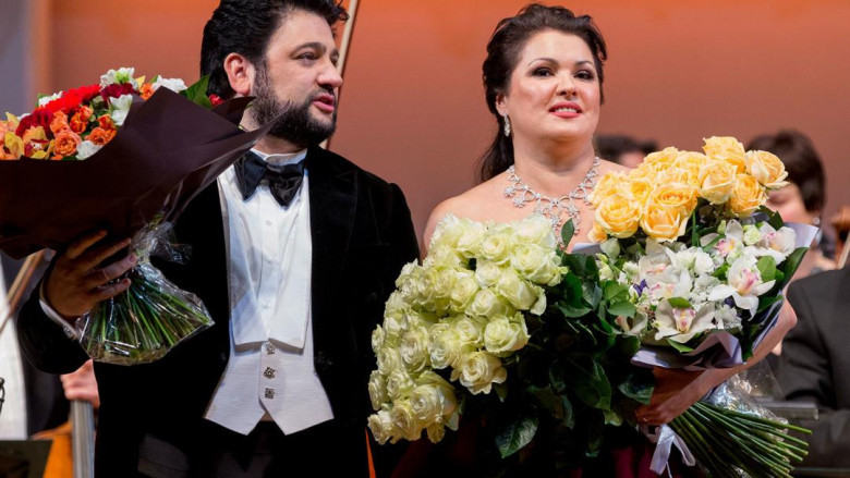Anna Netrebko va Yusif Eyvazov. Opera ayol xonandasi o’zidan 6 yosh kichik qo’shiqchiga turmushga chiqqan.