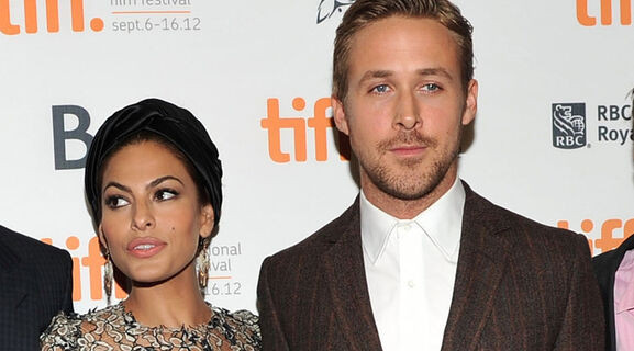 Yeva Mendes va Rayan Gosling. 8 yildan buyon birga baxtli yashayotgan juftlikka ularning orasidagi 7 yosh farq umuman halaqit qilmaydi.