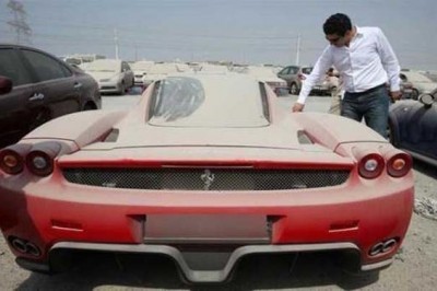 Dubaydagi muammo: mashinalar qo'yar joylarda tashlandiq 