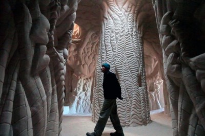  U 25 yil yolg'izlikda ertaklardagidek yer osti dunyosini yasadi