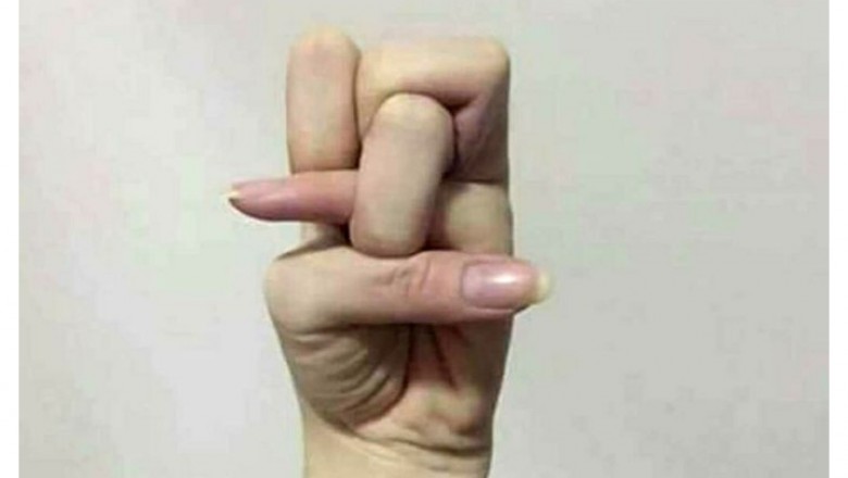 Qo'ingizni sindirmagan holda, bu barmoqlar bilan qilinadigan tryukni takrorlab ko'ring