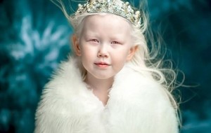 Sibirdan haqiqiy “Oppog’oy” – noyob tashqi ko’rinishli juda yosh model