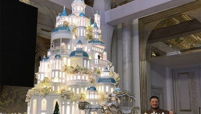 Rossiyalik qandolatchi to’y uchun qiymati179 000$ lik tort pishirdi