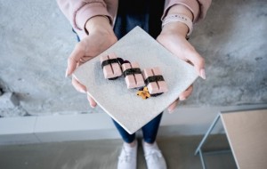  Kit Katdan noodatiy va shirin sushilar bari