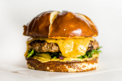 Gamburger: Dunyoni zabt etgan taom